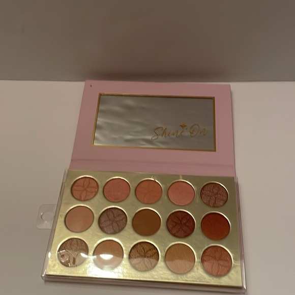 NICOLLE MILLER New York “Just Like Magic” Rosy Nudes eyeshadow palette. Vegan - Picture 6 of 17